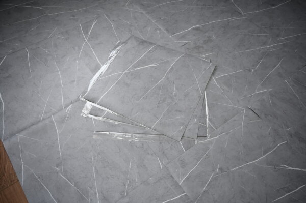 peel and stick marble flooring
